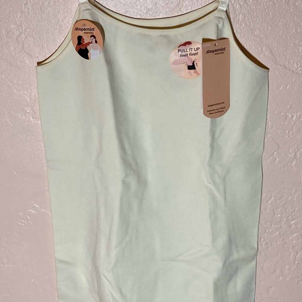Shapermint Light Tan/Beige Scoop Neck Tank